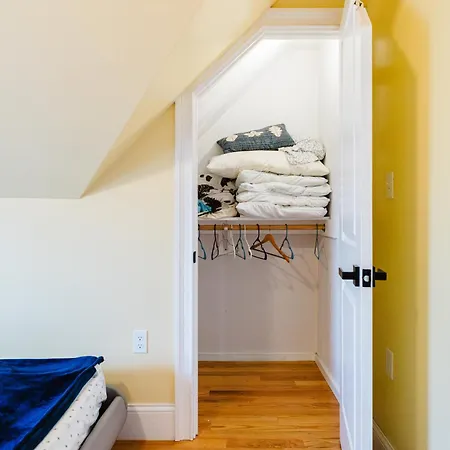 Apartment Family-Friendly 4Br Boston Stay Near Franklin Park, Free Parking, Near Mtba 233-3 *