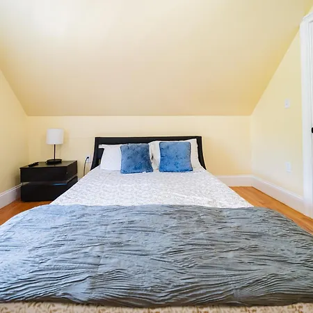 Family-Friendly 4Br Boston Stay Near Franklin Park, Free Parking, Near Mtba 233-3 Apartment Boston