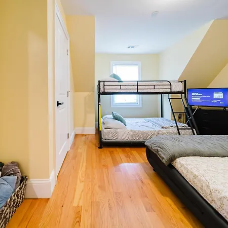 Family-Friendly 4Br Boston Stay Near Franklin Park, Free Parking, Near Mtba 233-3 * Boston