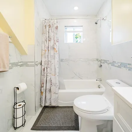 Apartment Family-friendly 4br Near Franklin Park, Free Parking, Near Mtba 233-3 Boston