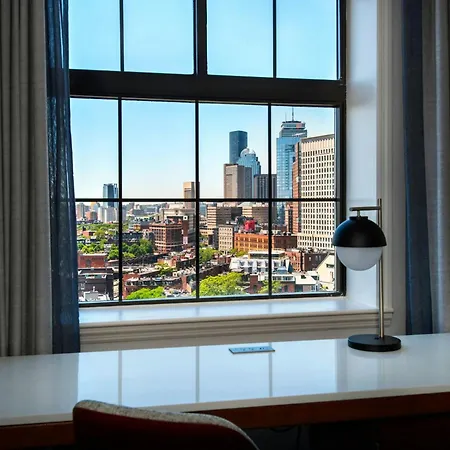 Courtyard By Marriott Downtown Boston