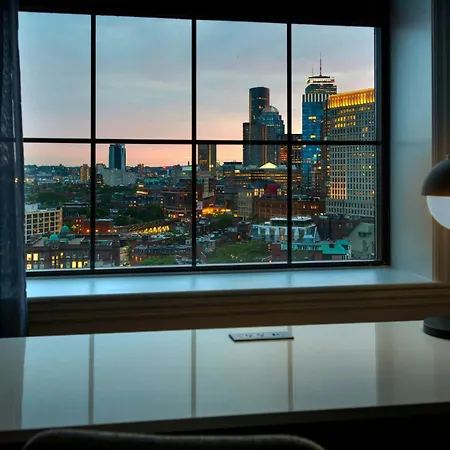 Courtyard By Marriott Downtown 4*