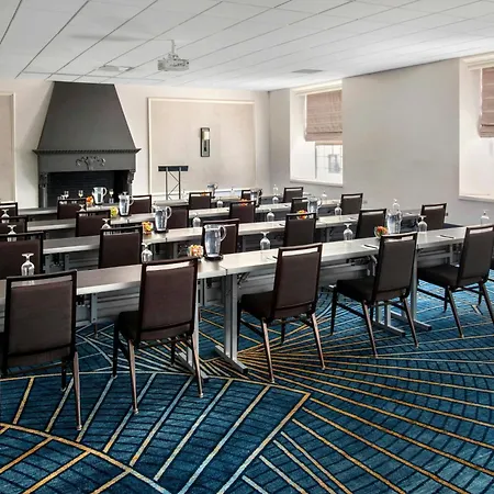Courtyard By Marriott Downtown Hotel 4*