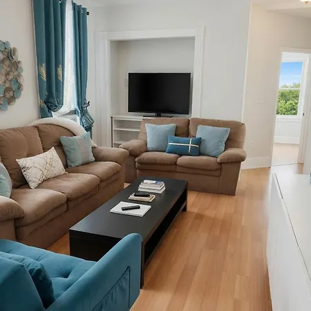 Spacious 4br Near Subway, Sleeps 8per Easy Access To Downtown * Boston