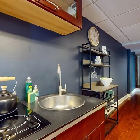 Cozy In Faneuil Hallquincy Market Apartment Boston