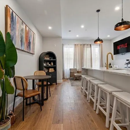 Apartment 5br 3bath 6beds