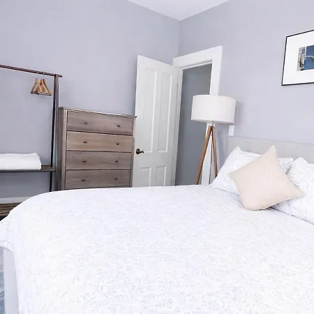 Charlestown Gem Apartment *