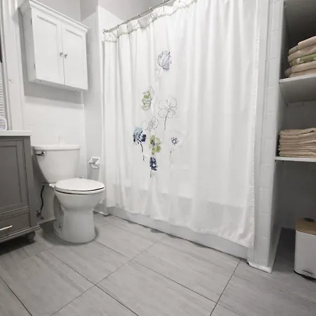 Charlestown Gem Apartment