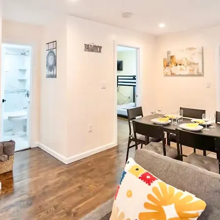 Stylish 4br Boston, Pet-friendly Near Savin Hill, I-93 & Red Line 30-1 Apartment Boston
