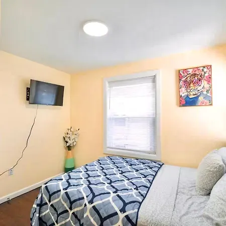 Stylish 4br Boston, Pet-friendly Near Savin Hill, I-93 & Red Line 30-1