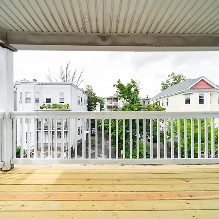 Stylish 4br Boston, Pet-friendly Near Savin Hill, I-93 & Red Line 30-1 *