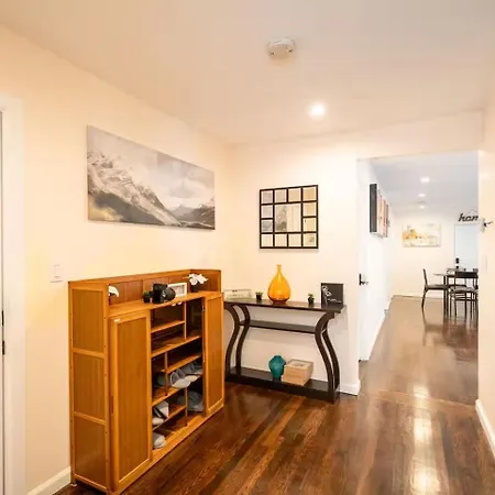 Stylish 4br Boston, Pet-friendly Near Savin Hill, I-93 & Red Line 30-1 Apartment