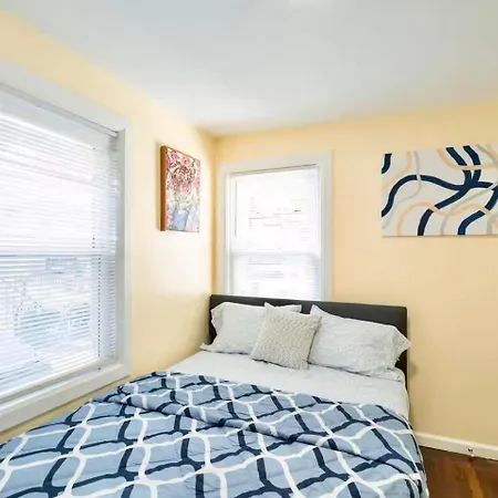 Apartment Stylish 4br Boston, Pet-friendly Near Savin Hill, I-93 & Red Line 30-1 *