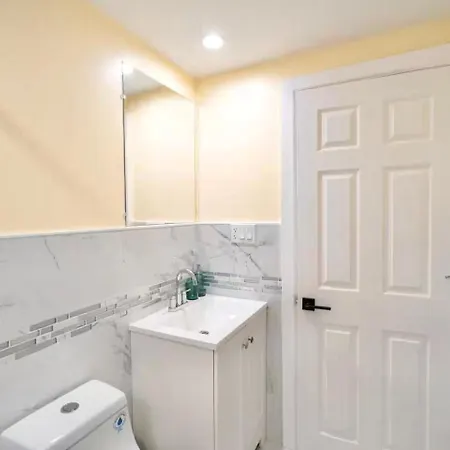 Stylish 4br Boston, Pet-friendly Near Savin Hill, I-93 & Red Line 30-1 Apartment *