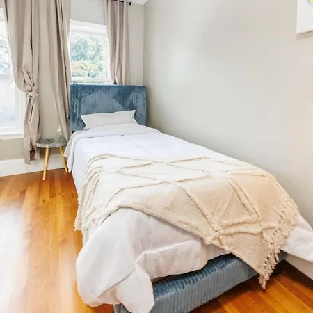 In-unit Laundry Your Family And Friends Space Apartment *