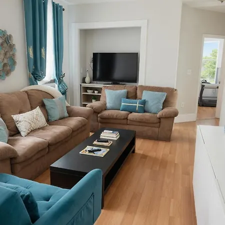 Apartment Spacious 4br Near Subway, Sleeps 8per Easy Access To Downtown *