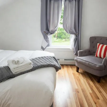 Apartment Spacious 4br Near Subway, Sleeps 8per Easy Access To Downtown Boston