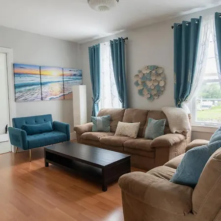 Apartment Spacious 4br Near Subway, Sleeps 8per Easy Access To Downtown *