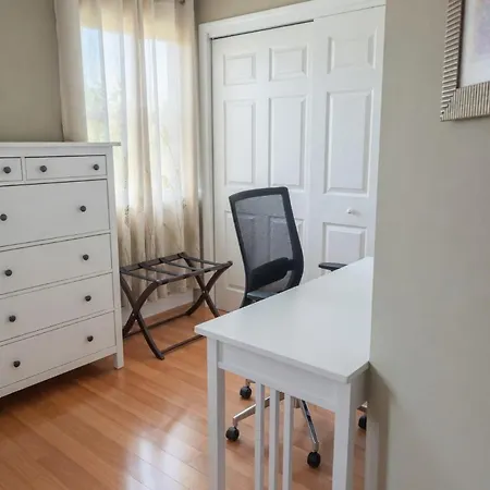 Spacious 4br Near Subway, Sleeps 8per Easy Access To Downtown Boston