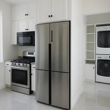 Apartment Spacious 4br Near Subway, Sleeps 8per Easy Access To Downtown