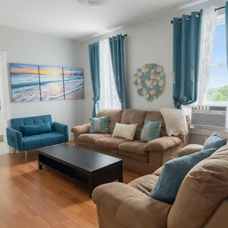 Apartment Spacious 4br Near Subway, Sleeps 8per Easy Access To Downtown *