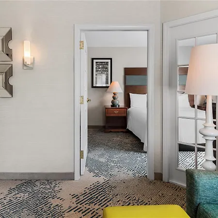 Hotel Roundhouse Boston