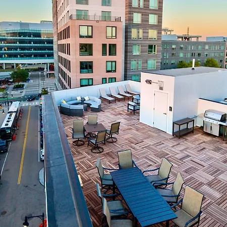 Landing - Rooftop Deck, Near Mbta Apartment