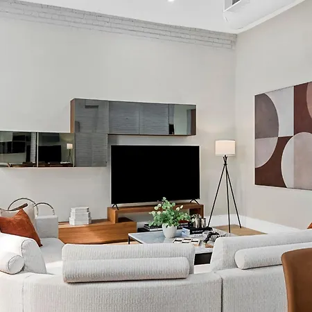 Downtown With Game & Free Parking Near Quincy Market & Water Front
