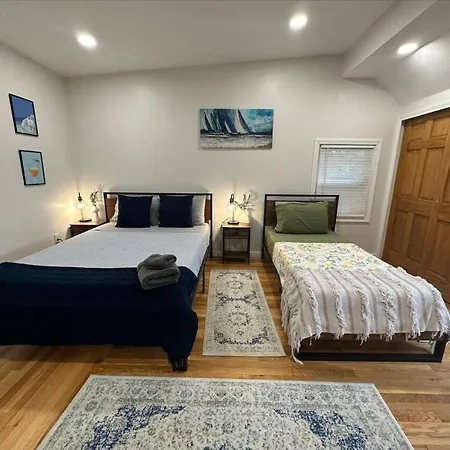 -no16- Extra Spacious In A House - 10 Min To Line T Station & College - Centrally Located At Brighton Boston
