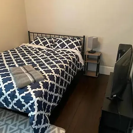 Bed & Breakfast In Fields Corner Area