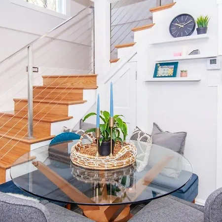 Cozy Near T Boston