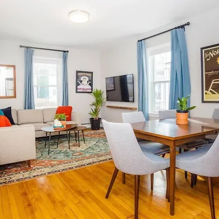 Holiday home Bright & Spacious Near T Boston