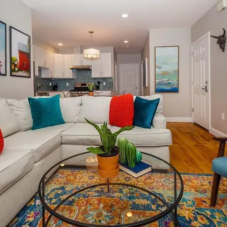 Holiday home Charming Near T Boston