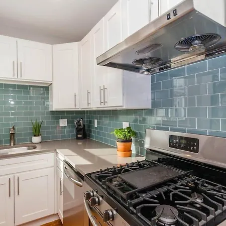 Holiday home Bright & Spacious Near T Boston