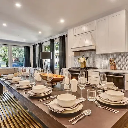 Luxe Near T Boston