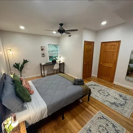 Homestay -no17- Comfy Private In A House - Walking Distance To College And Line T Station - Centrally Located At Brighton Boston