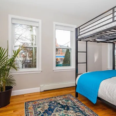 Bright & Spacious Near T Holiday home Boston