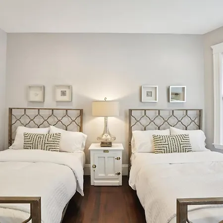 Holiday home Escape Near T Boston