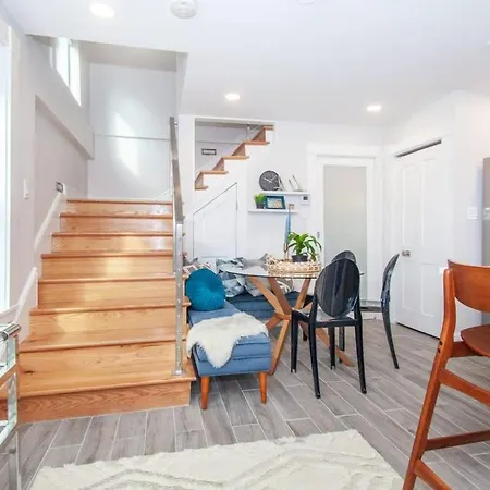 Cozy Duplex Near T * Boston