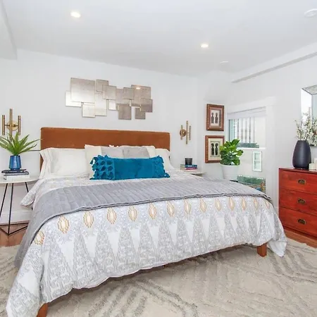 Cozy Duplex Near T * Boston