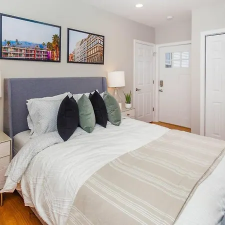 Holiday home Charming Near T Boston