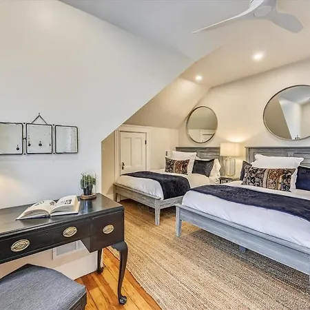 Spacious New Renovation Near T Holiday home