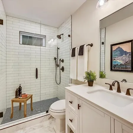 Holiday home Stylish Renovation Near T