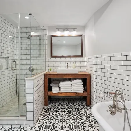 Holiday home Escape Near T Boston
