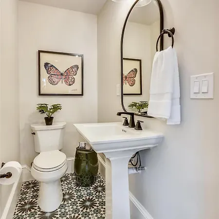 Holiday home Spacious New Renovation Near T Boston