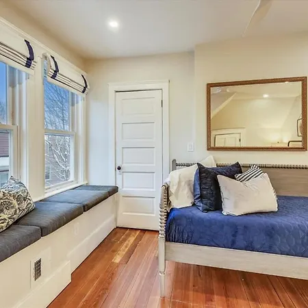 Spacious New Renovation Near T * Boston