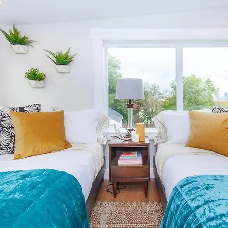 Cozy Duplex Near T * Boston