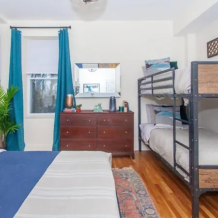 Cozy Oasis Near South End Holiday home