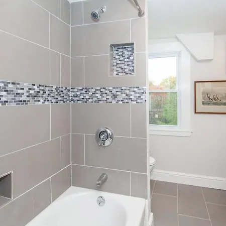 Expansive Essential Triplex Near T Holiday home *