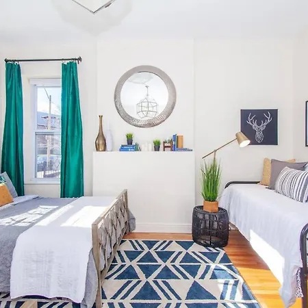 Expansive Essential Triplex Near T * Boston
